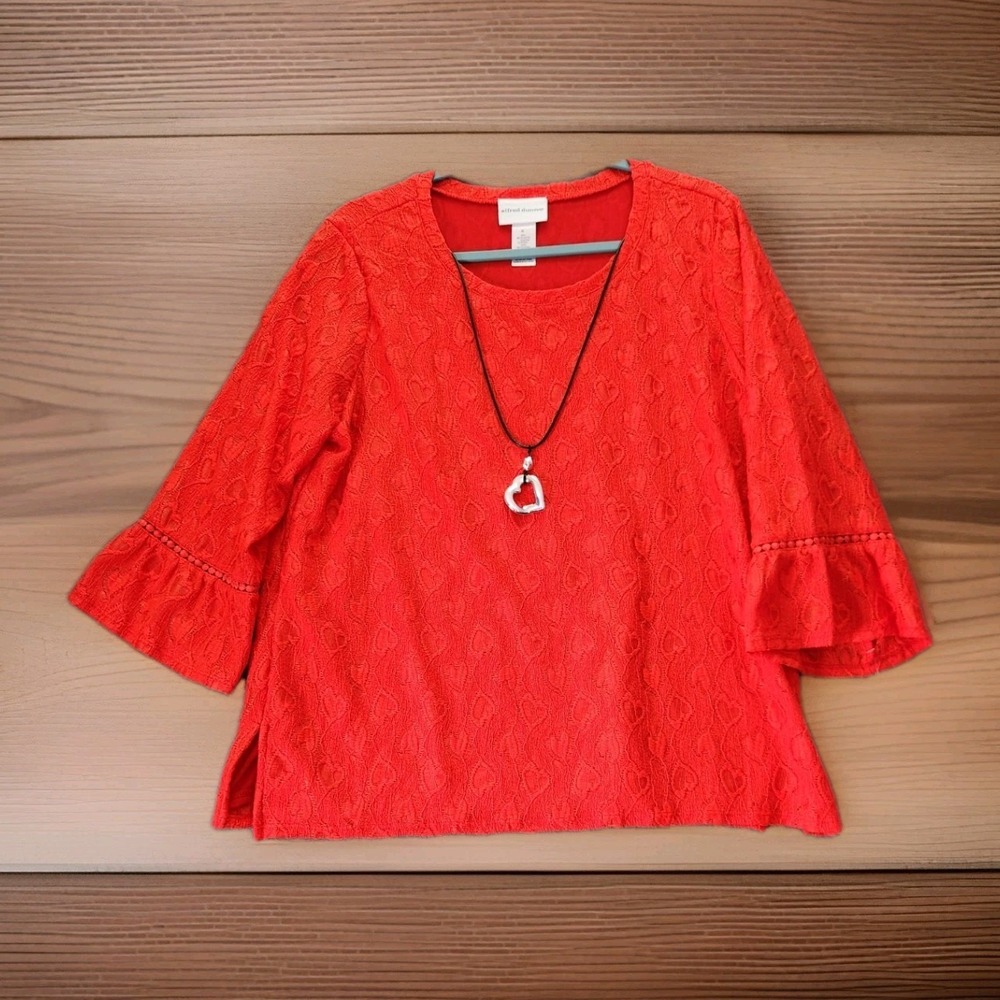 NWT Alfred Dunner Heart Textured Blouse Romantic Top with Necklace Red Size M